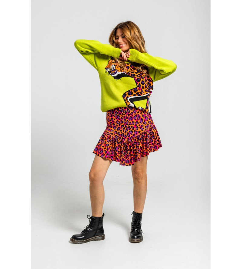 Falda mini con volante y estampado animal print en tonos naranja, fucsia y negro I’m Felina