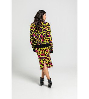 Suéter de punto verde con estampado animal print fucsia, naranja y negro I’m Felina