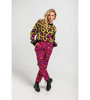Suéter de punto verde con estampado animal print fucsia, naranja y negro I’m Felina