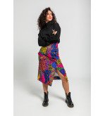 Sudadera negra cuello chimenea con estrella de estampado animal print Caótica