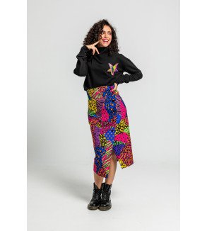 Sudadera negra cuello chimenea con estrella de estampado animal print Caótica