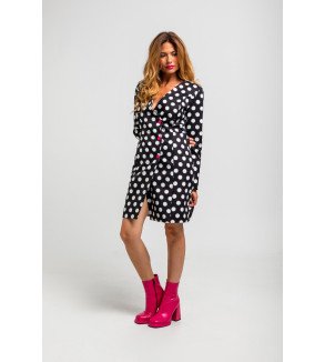 Vestido mini con escote pico y botones de color fucsia en estampado de topos blanco y negro Guapa