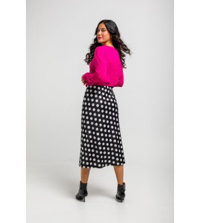 Camiseta oversize fucsia con texto “Si la vida te da curvas, ¡presúmelas!” – Guapa