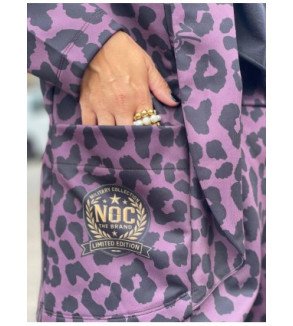 Blazer con print de leopardo color berenjena y detalles dorados Rock Star – NOC The Brand