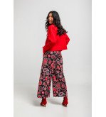 Suéter corto rojo con corazón central estilo paisley – Lolina Alma Libre