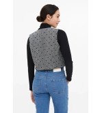 Chaleco tweed gris con estampado de corazones negros – Compañía Fantástica